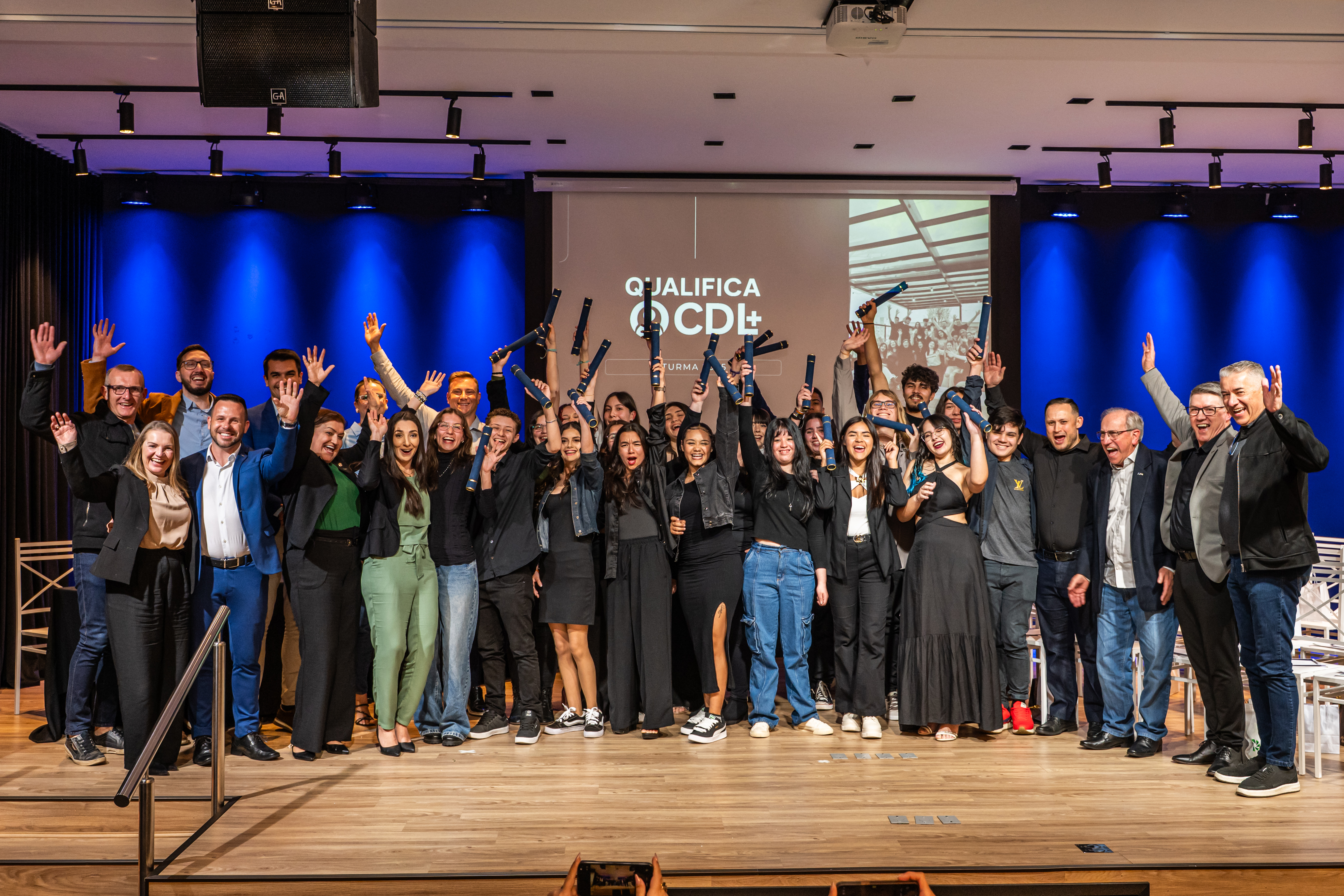 Formatura do Qualifica CDL+ celebra jovens preparados para o mercado de trabalho