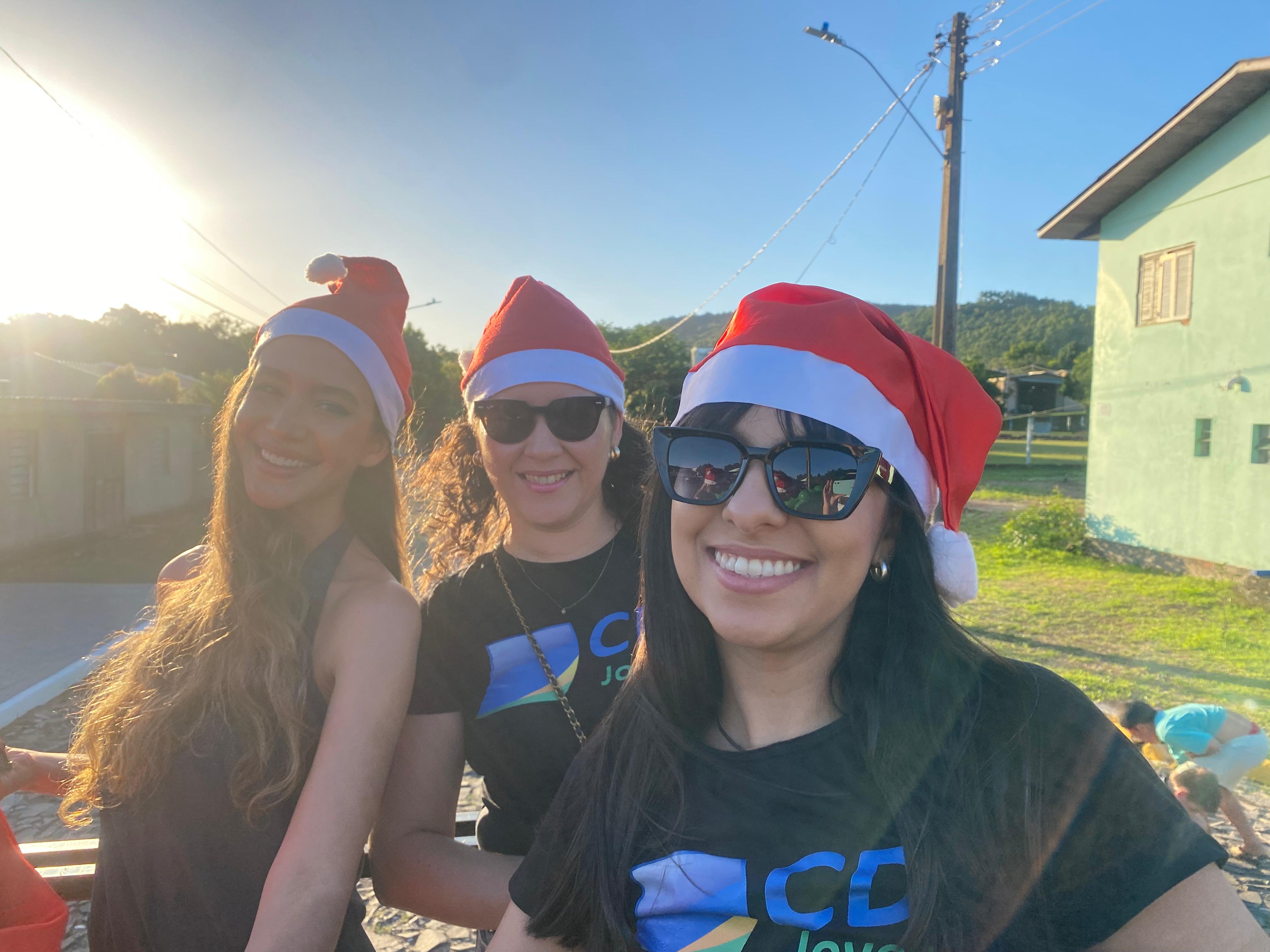 CDL Jovem realiza ação social e distribui balas na comunidade de Sapiranga